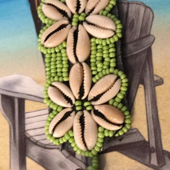 Jewelry - Beaded Hawaiian Shell Bracelet
